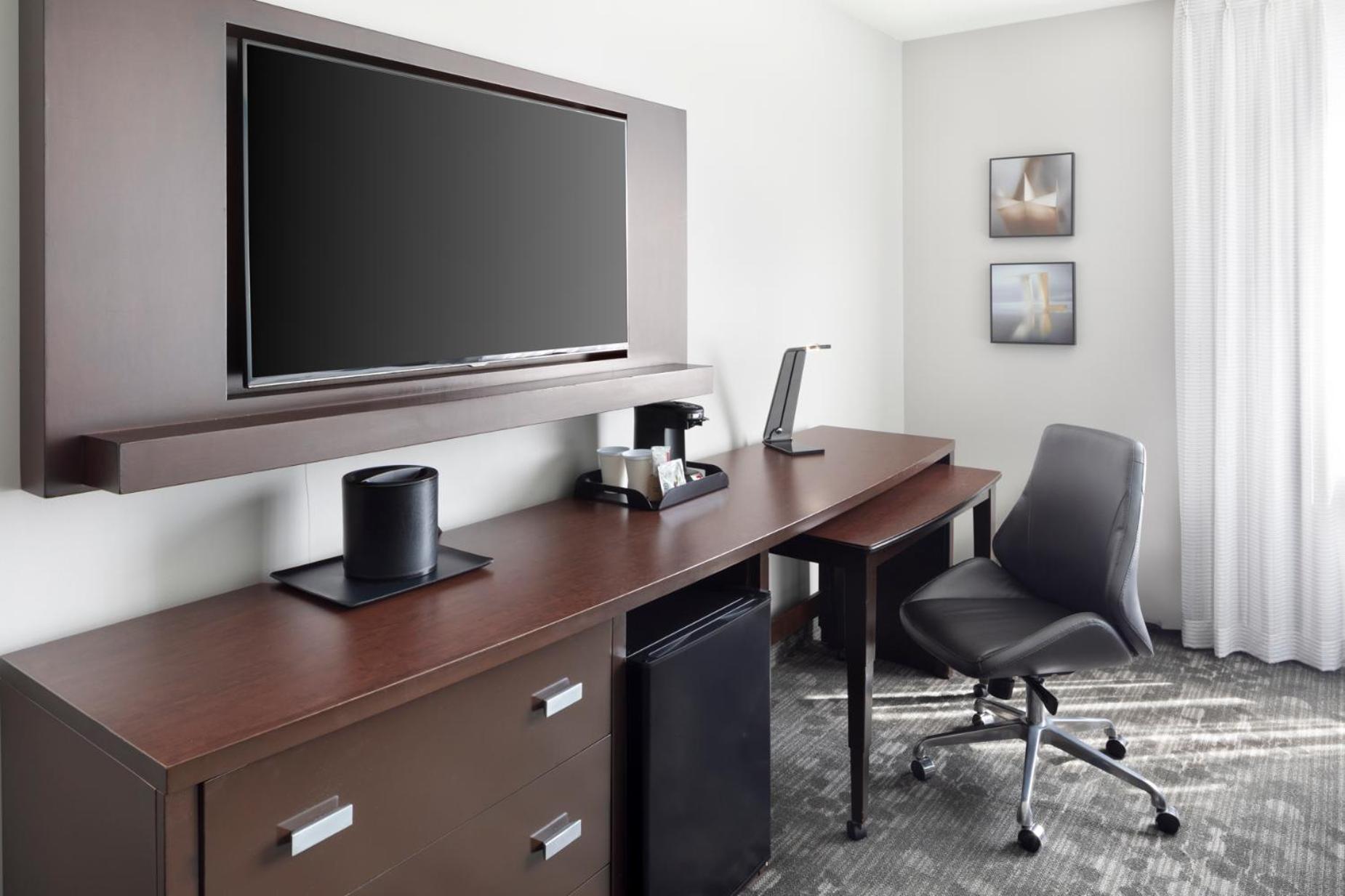 Отель Courtyard Miami Dadeland Glenvar Heights Экстерьер фото